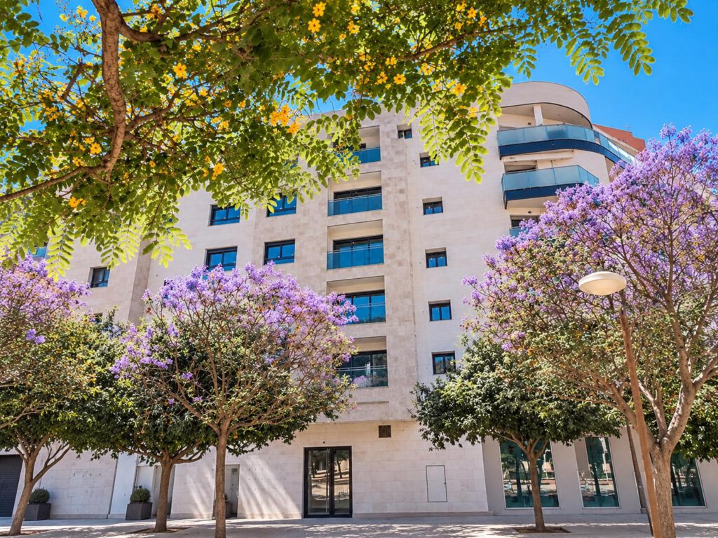 Edificio de Ático Chic Suite Servet en el Paseo Misionero Luis Fontes Servet, Murcia